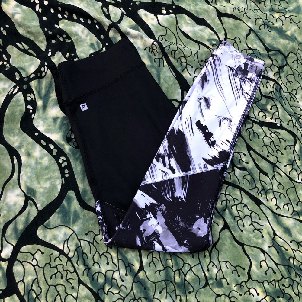 Fabletics black pattern leggings